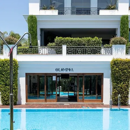 Frontline Ground Floor With Private Garden, Doncella Beach.