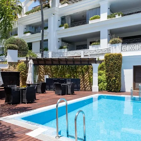 Frontline Ground Floor With Private Garden, Doncella Beach. Estepona