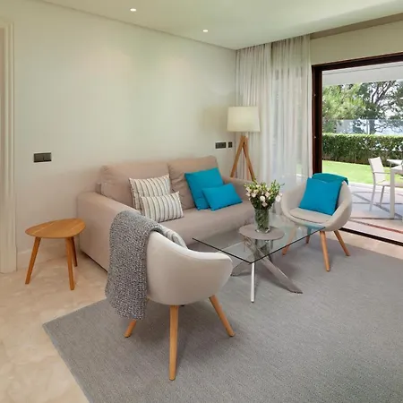 Frontline Ground Floor With Private Garden, Doncella Beach. Apartment *