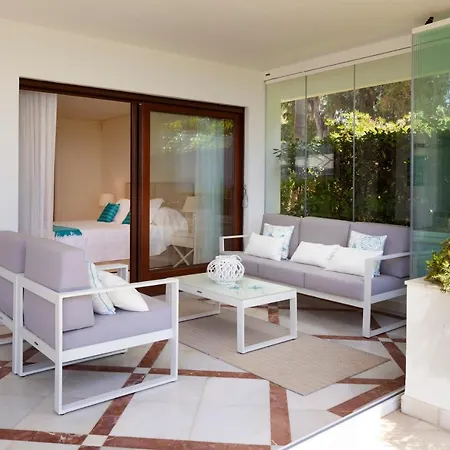 Frontline Ground Floor With Private Garden, Doncella Beach. * Estepona