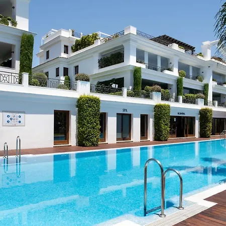 Frontline Ground Floor With Private Garden, Doncella Beach.